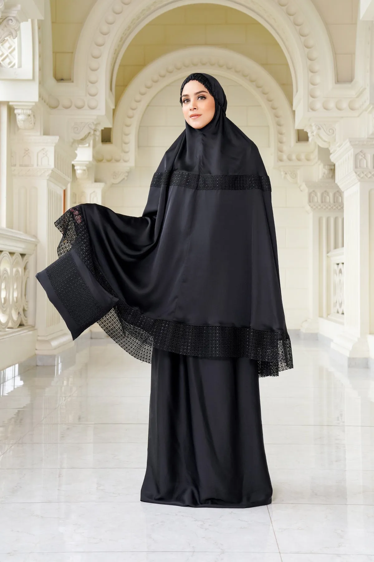 Lavish Prayer Robe - Black