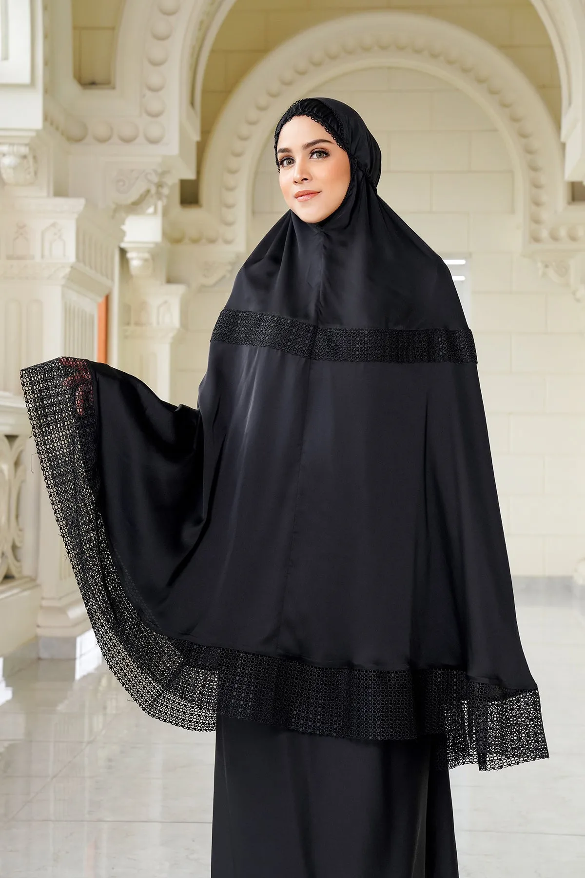 Lavish Prayer Robe - Black