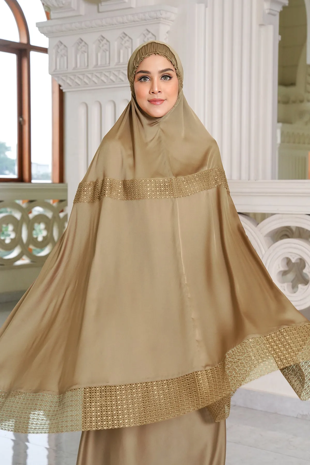 Lavish Prayer Robe - Gold