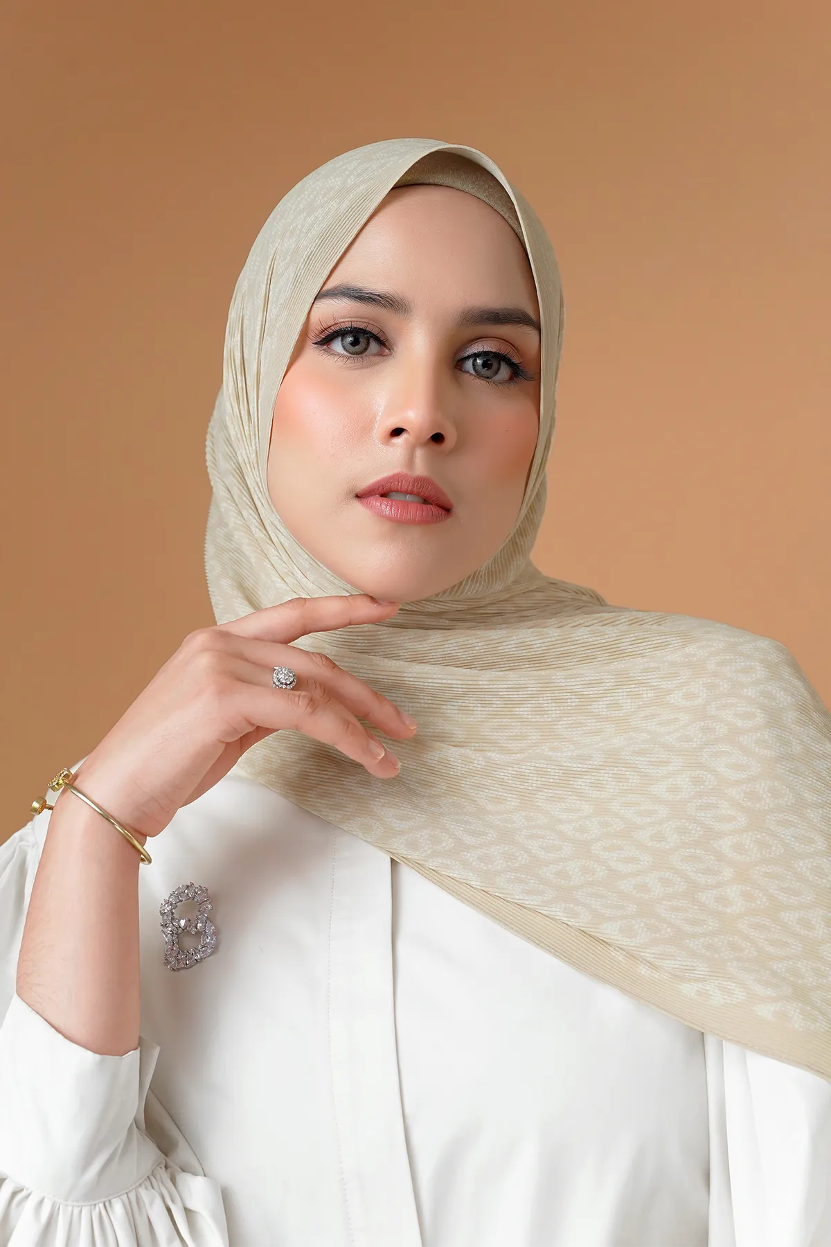 Tapis Pleated Shawl - Ivory