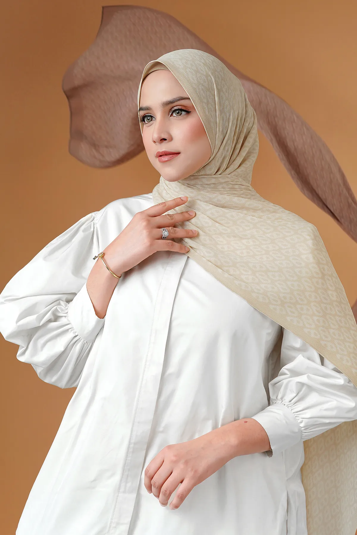 Tapis Pleated Shawl - Ivory