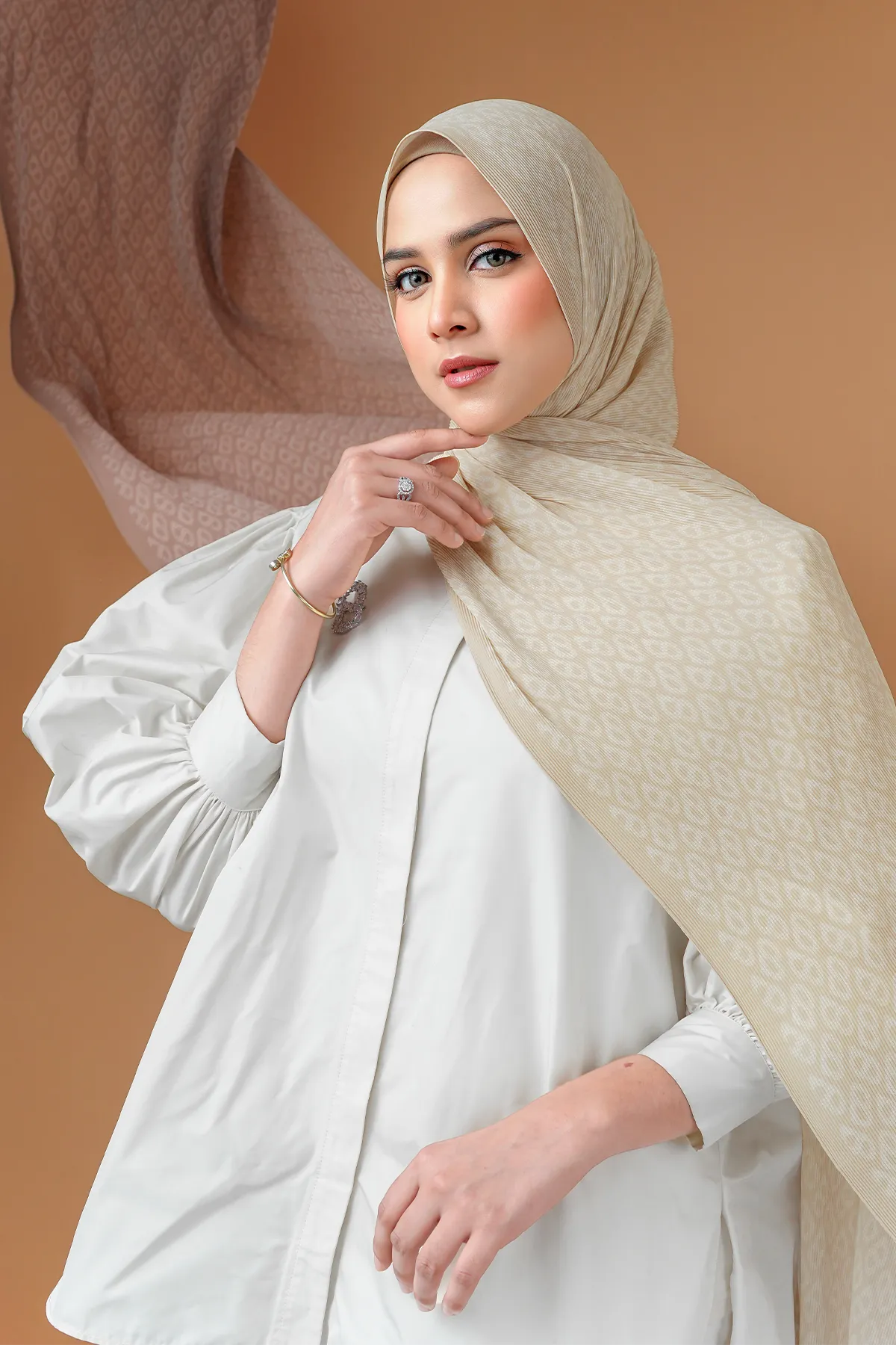 Tapis Pleated Shawl - Ivory