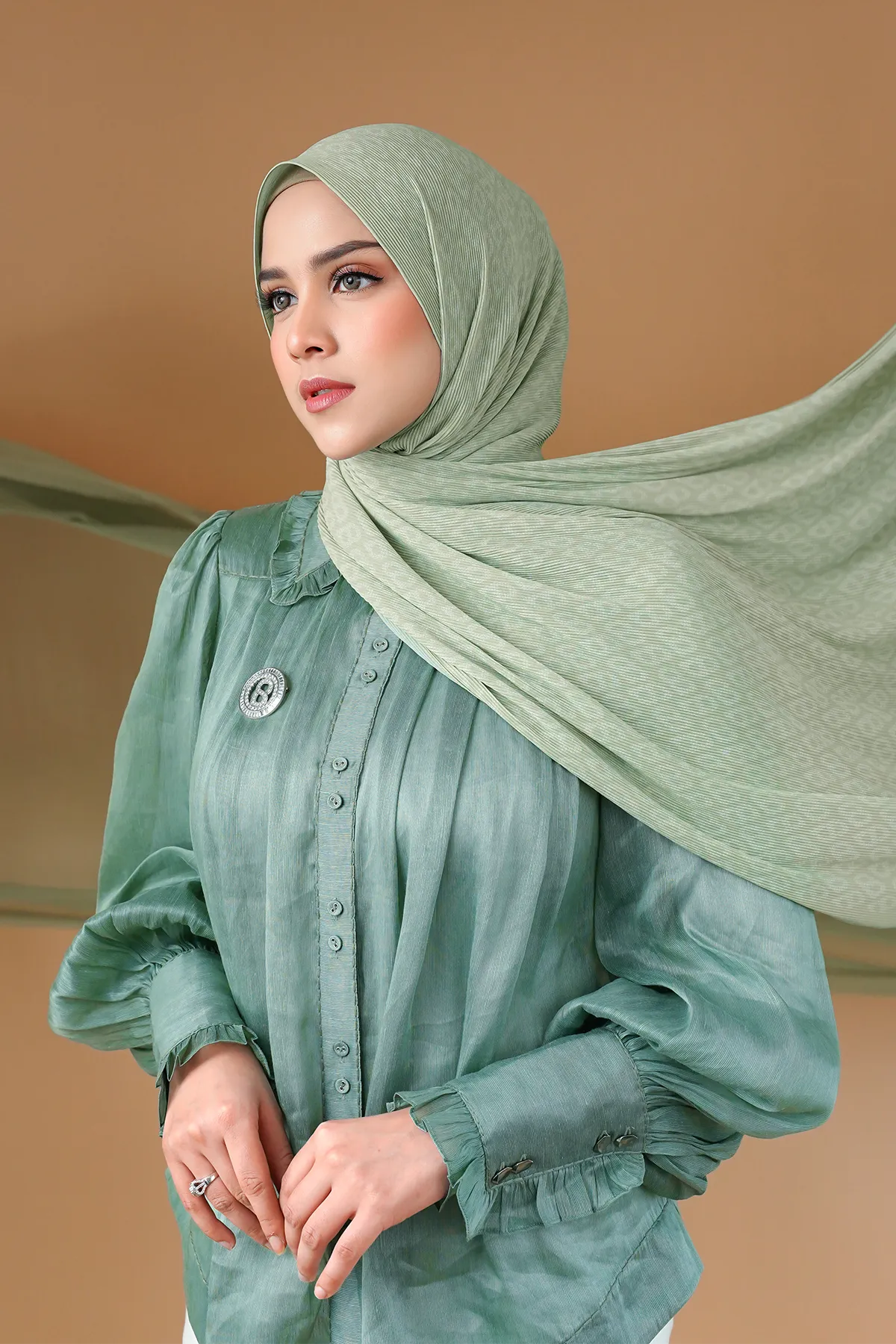 Tapis Pleated Shawl - Pistachio