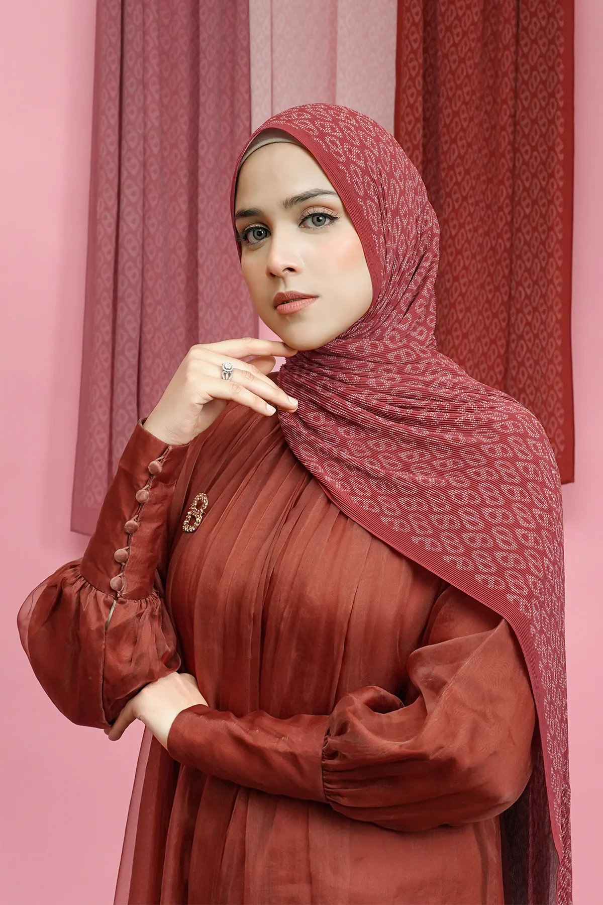 Tapis Pleated Shawl - Tomato